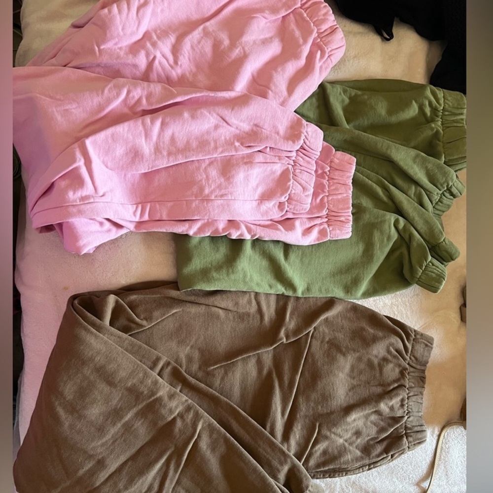 3 brandy Melville Rosa sweatpants